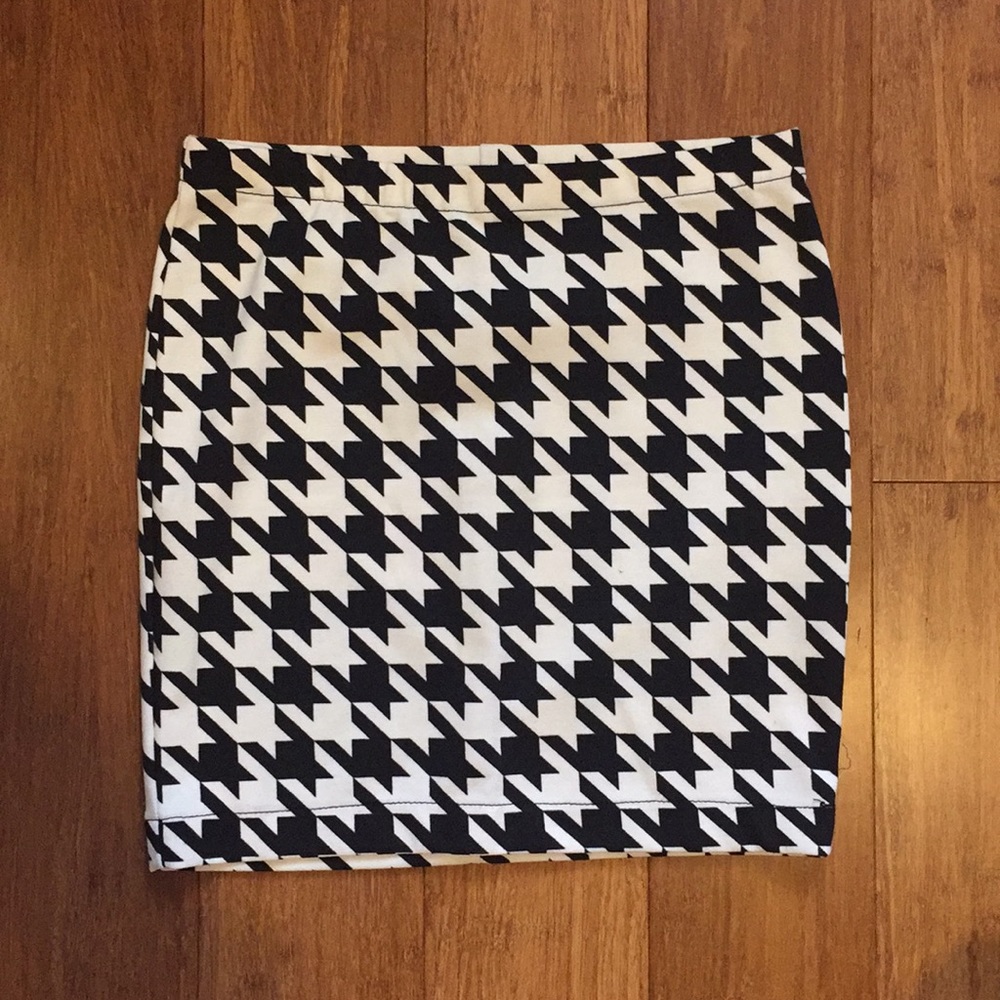 Black and White Pencil Skirt